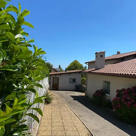 بيت للعطل Maison Toute Equipee A La Varenne Grezieu-la-Varenne